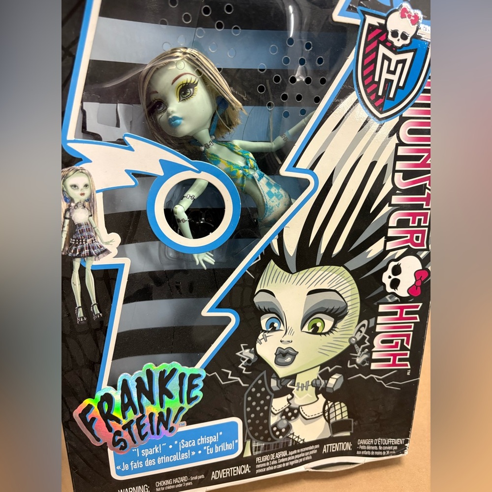 Brand New Monster High Original Frankie Stein